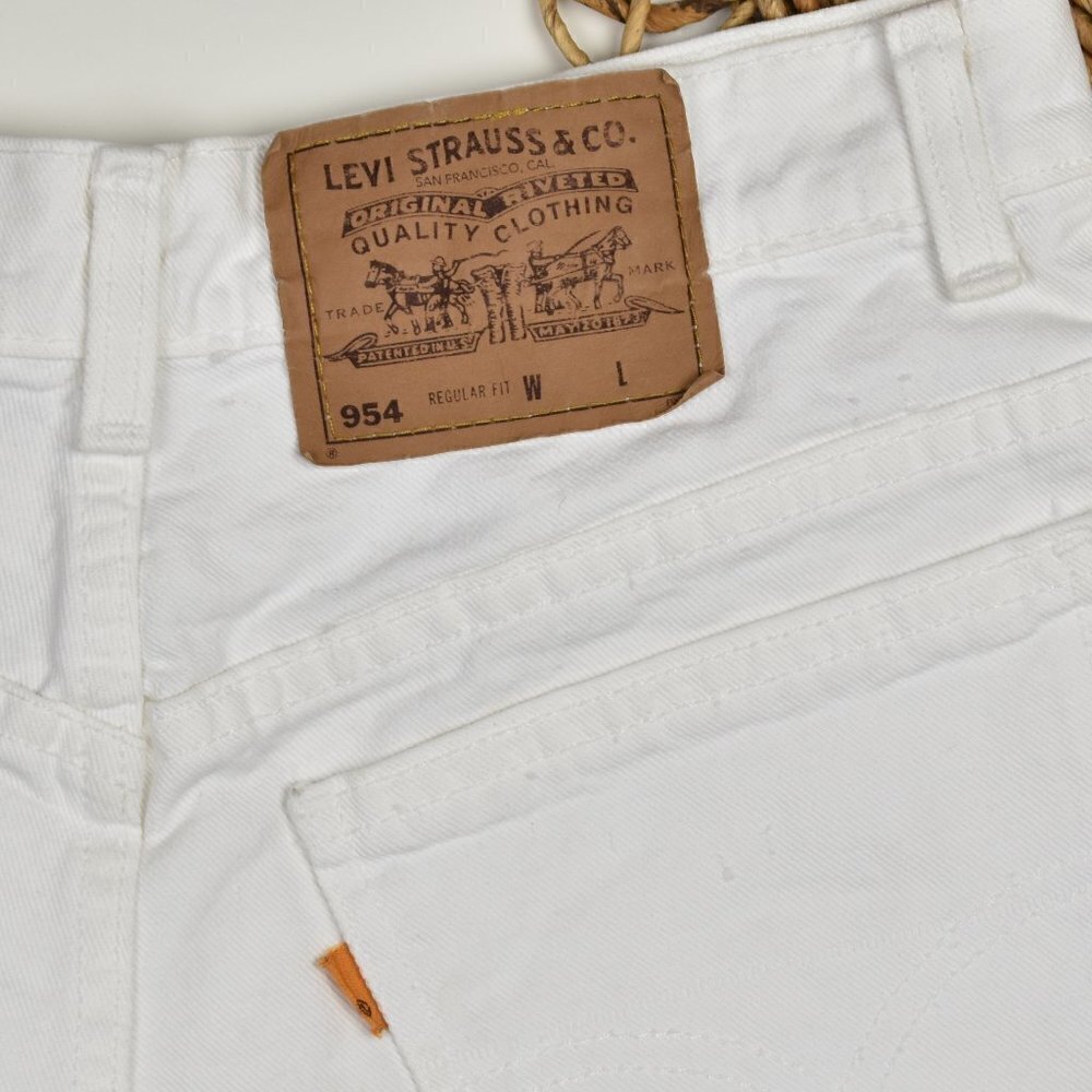 Vintage Orange Tab Levi's 954 White Cuffed Denim Shorts - Picture 5 of 6